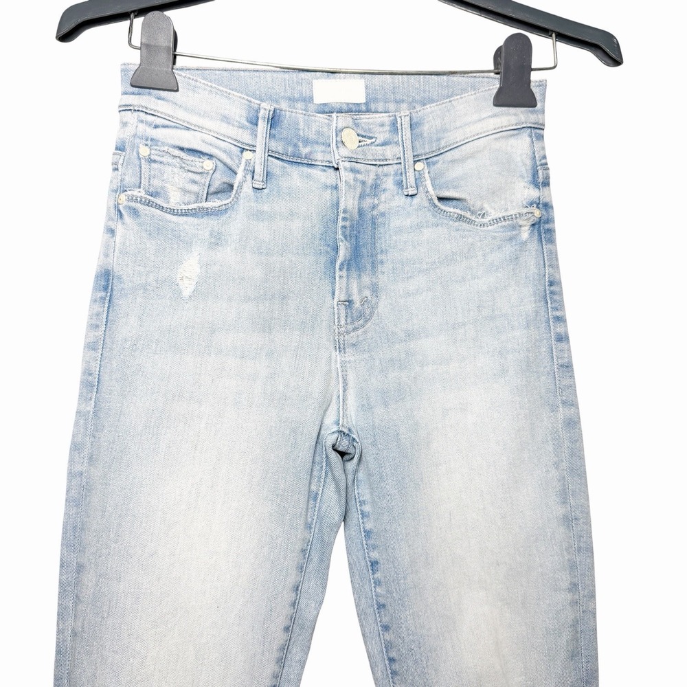 Mother Weekender Fray Action Shot Flare Jeans 24 Light Wash Distressed Raw Hem - Picture 6 of 16
